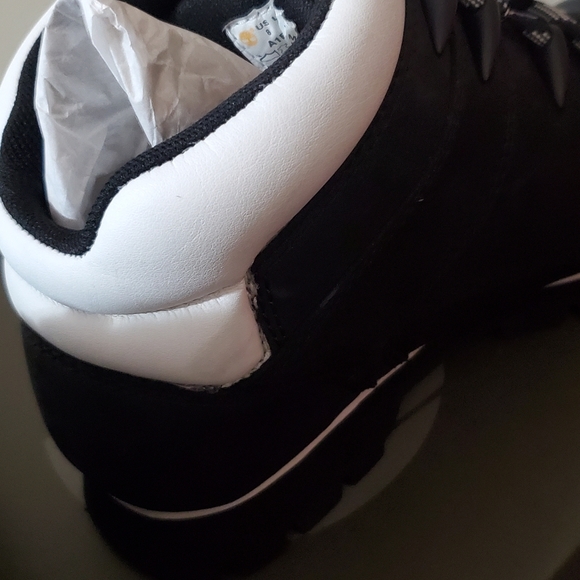 NEW Timberland hiking boots! ๐ - Picture 9 of 10